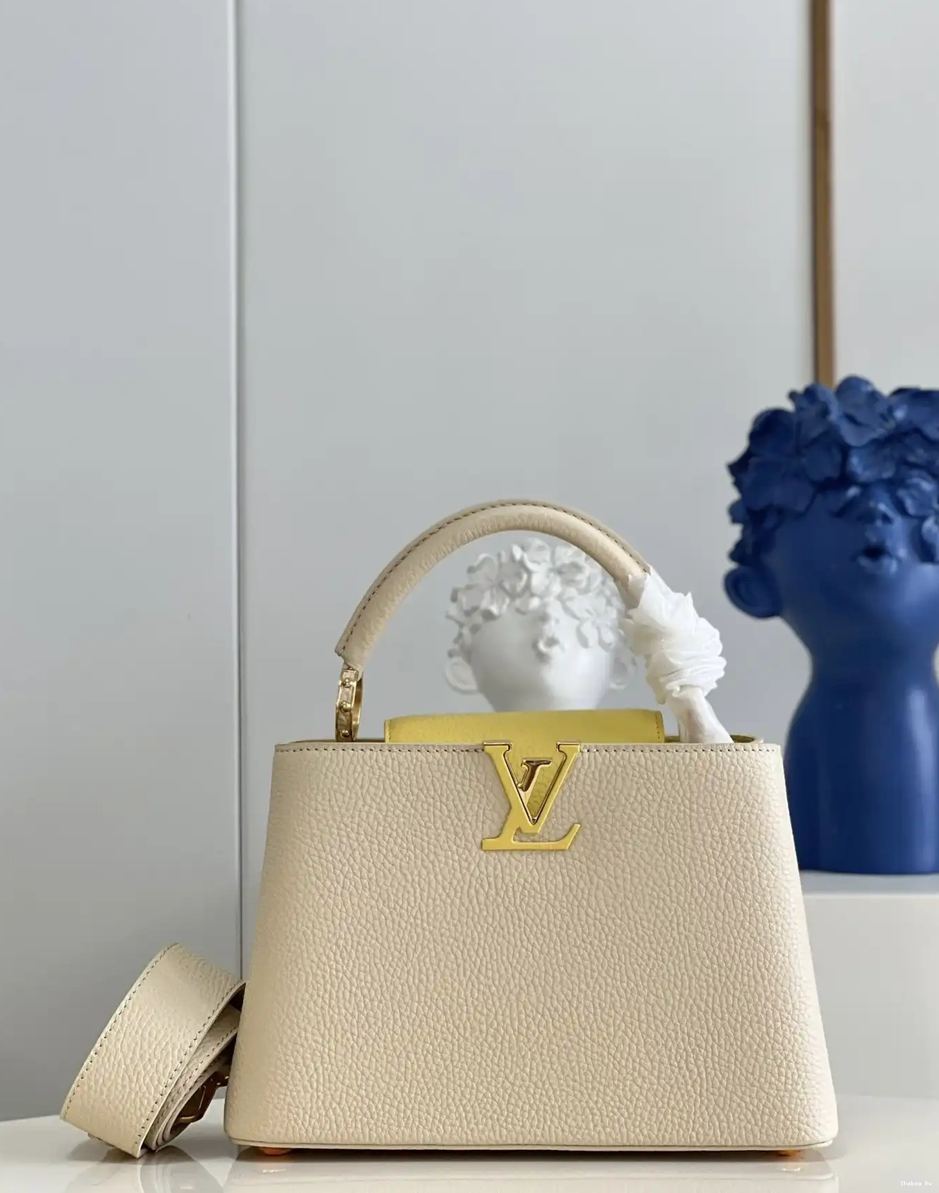 VUITTON BB CAPUCINES LOUIS 0529
